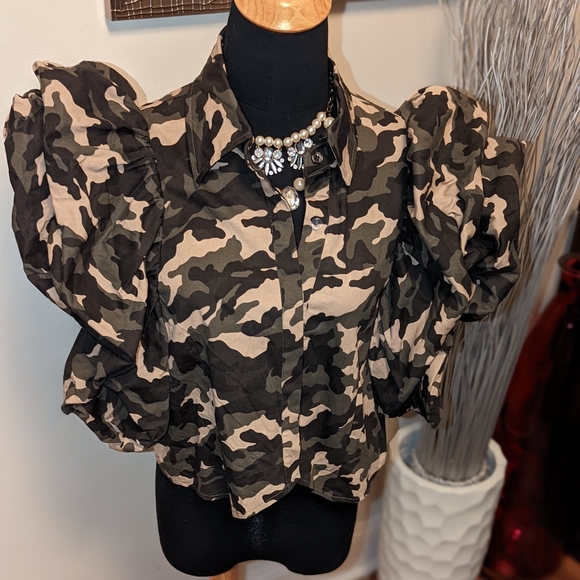 Puffer Sleeveless Shirt - Picture 1 of 6